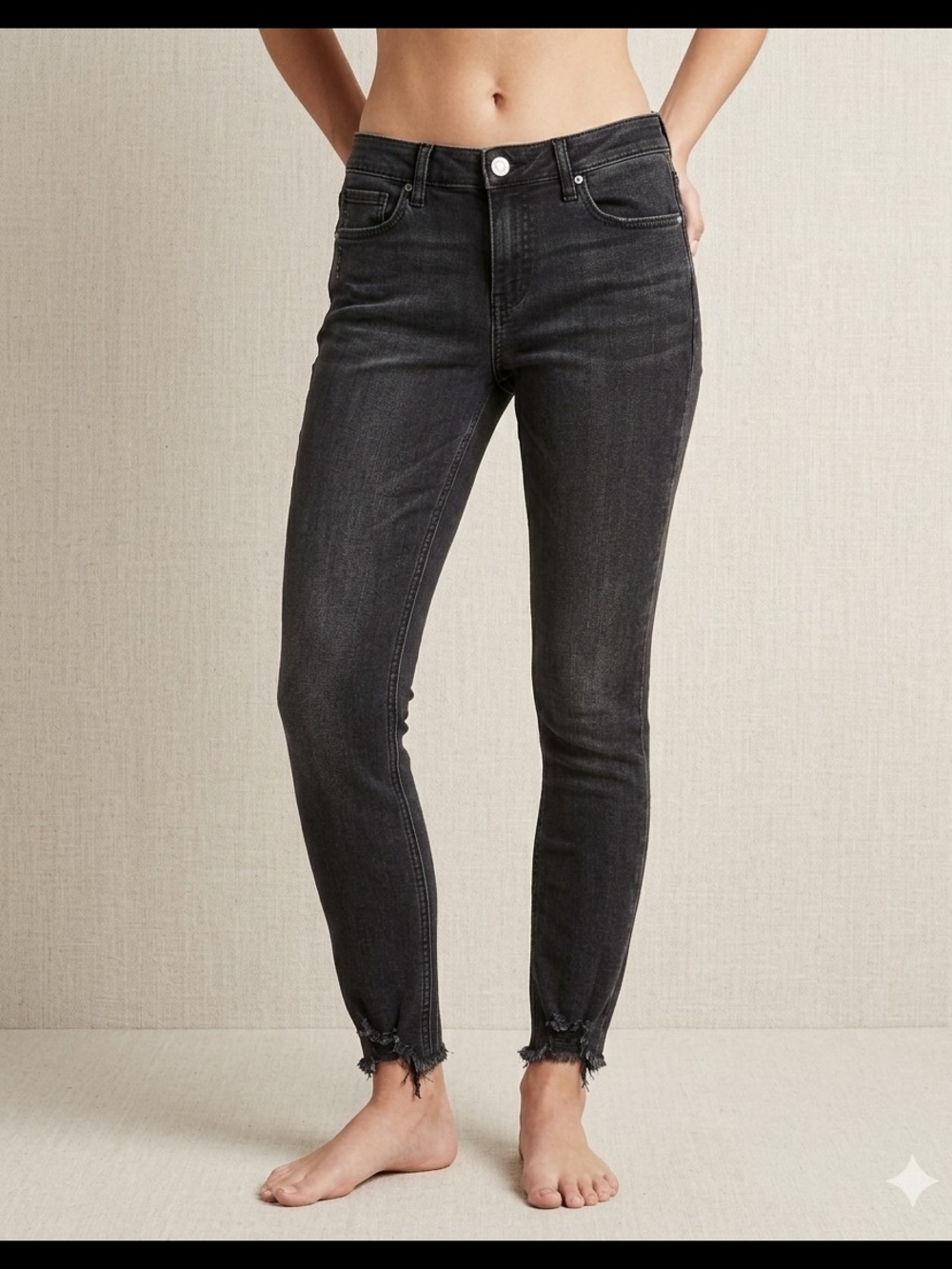 Silver Jeans Faded Black High-Rise Cropped Skinny Jeans with Frayed Hem UGC